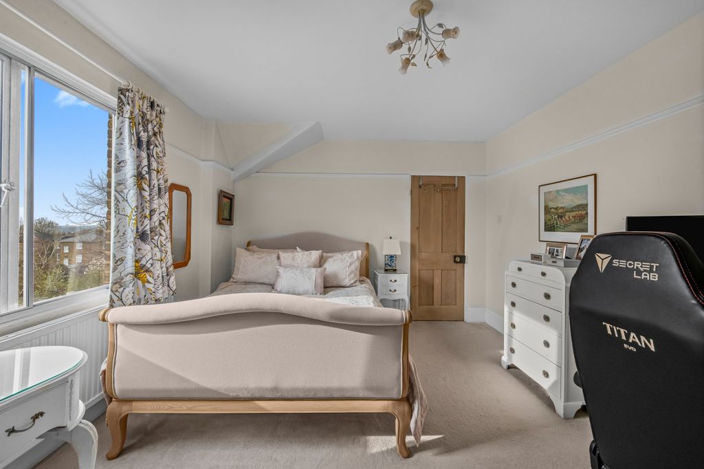 Property photo 3 of 8