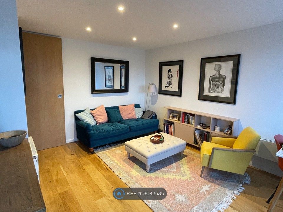 Property photo 1 of 12 Sitting Room