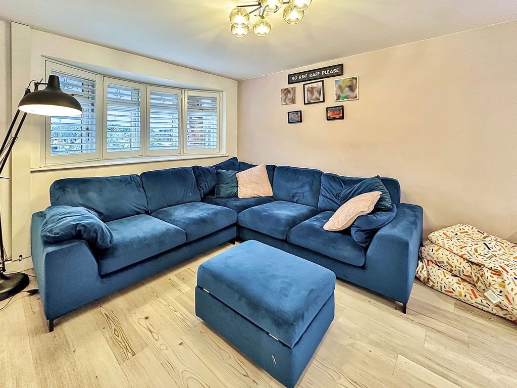 Property photo 3 of 25