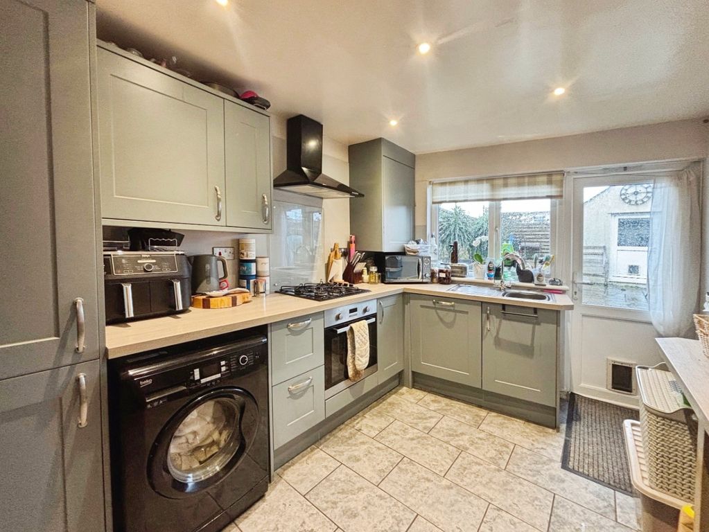 Property photo 3 of 20 4865304