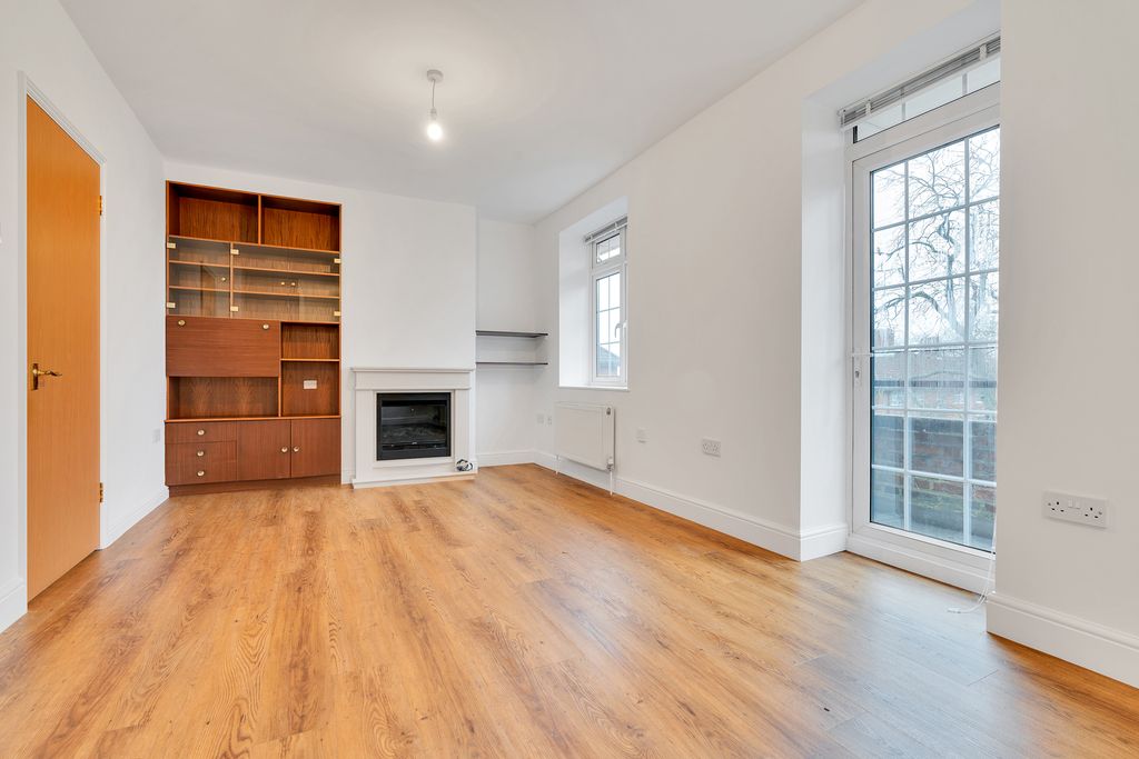 Property photo 2 of 10 Photo 01