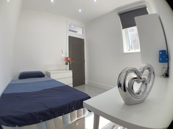 Property photo 3 of 17 Room 1 - Img_1279.Jpg