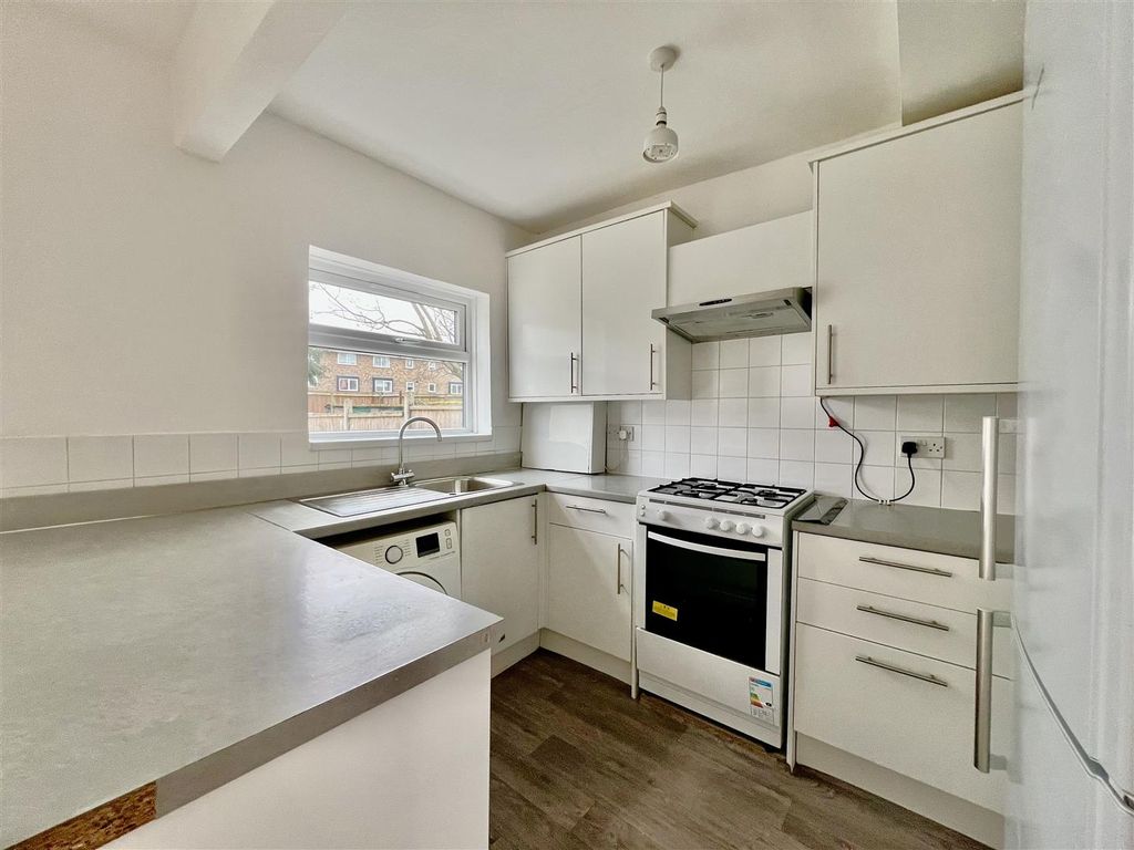 Property photo 1 of 8 Kitchen