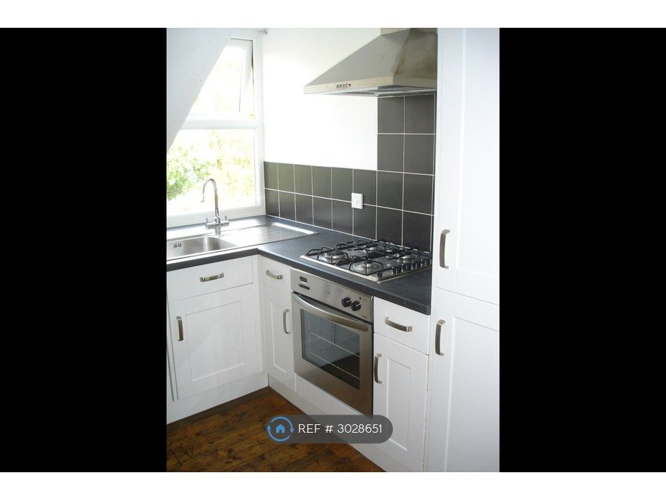 Property photo 2 of 6 Kitchen