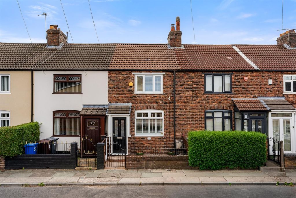 Property photo 1 of 18 30 St James Road-24.Jpg