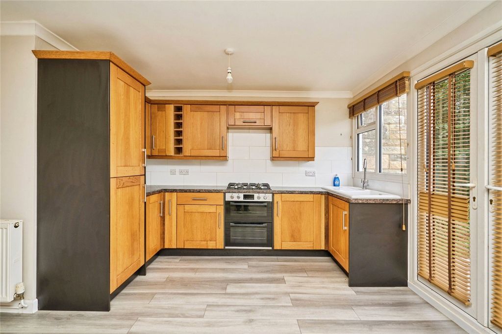 Property photo 3 of 9 Kitchen