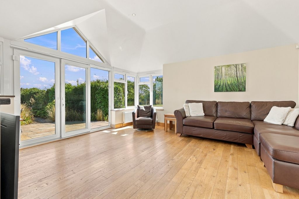 Property photo 3 of 37 Picture No. 58
