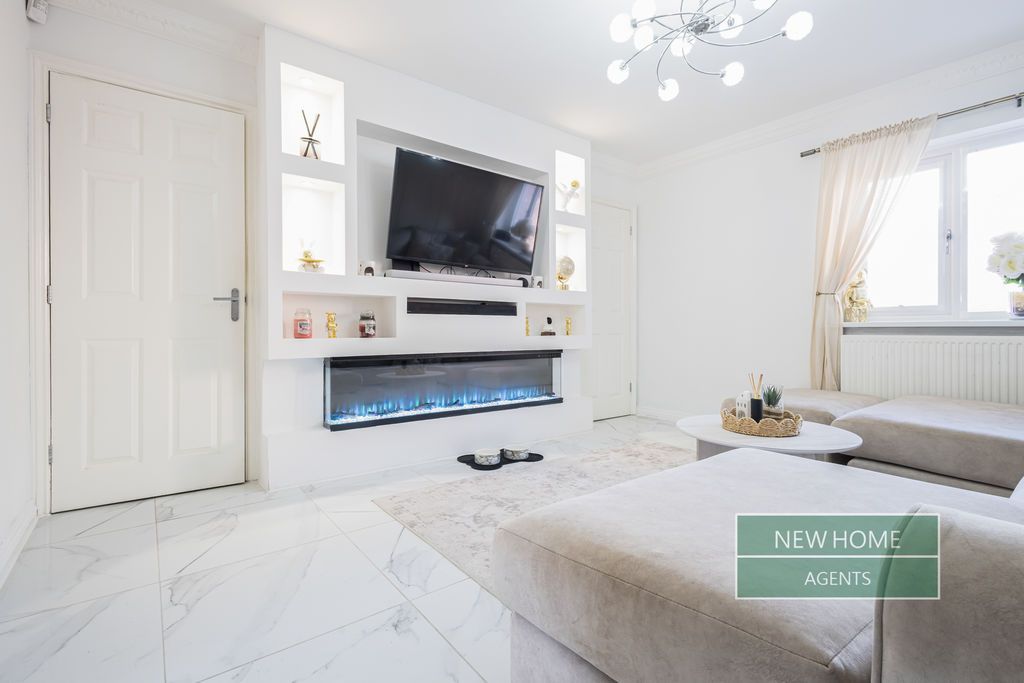 Property photo 2 of 25 Photo 11