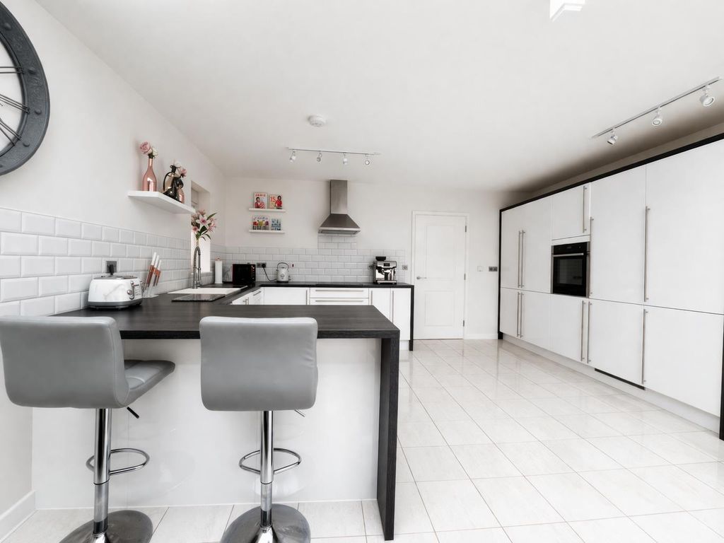 Property photo 3 of 29