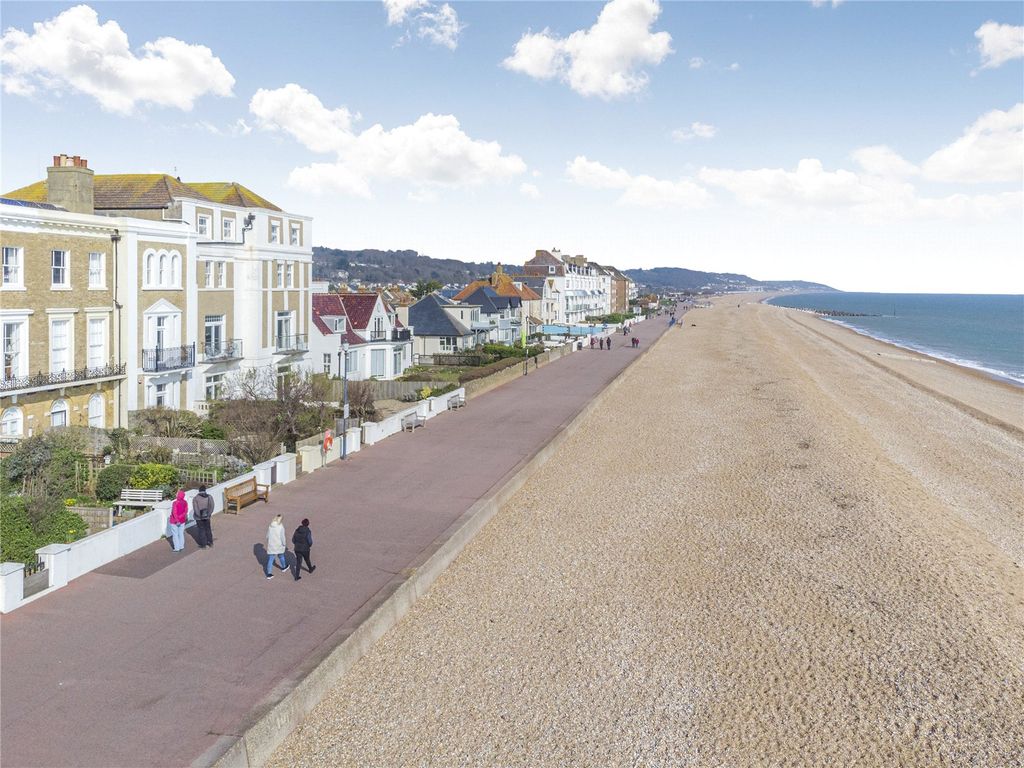 Property photo 2 of 22 Promenade