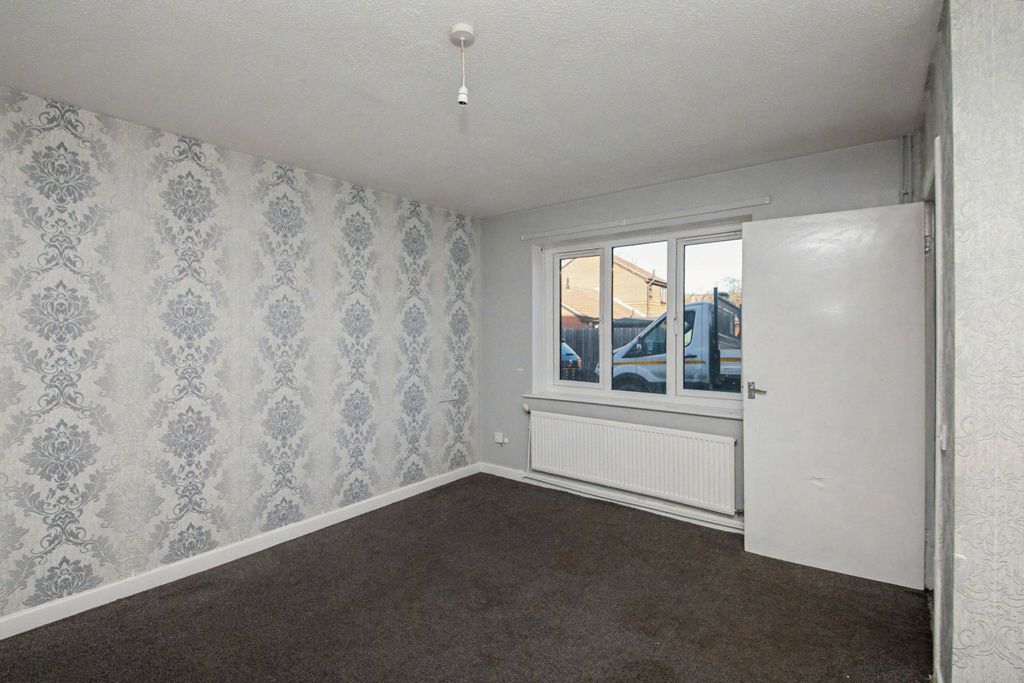 Property photo 3 of 17 1 Hawthorne Avenue, Creswell, Worksop, S80 4La