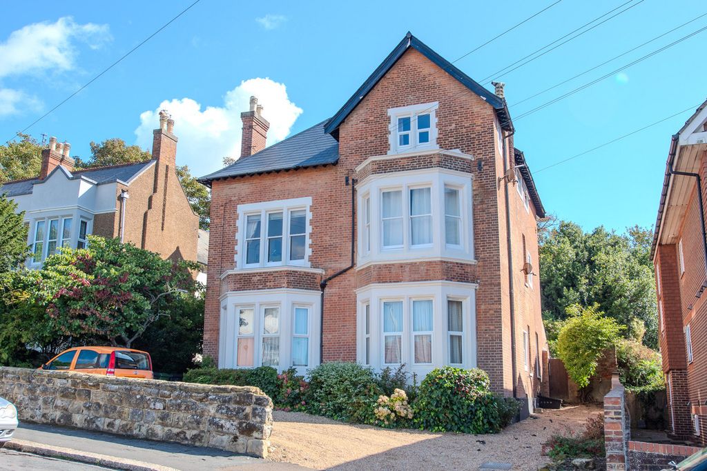 Property photo 1 of 11