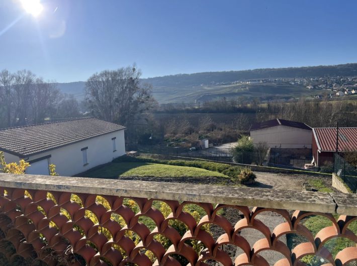Property photo 2 of 13