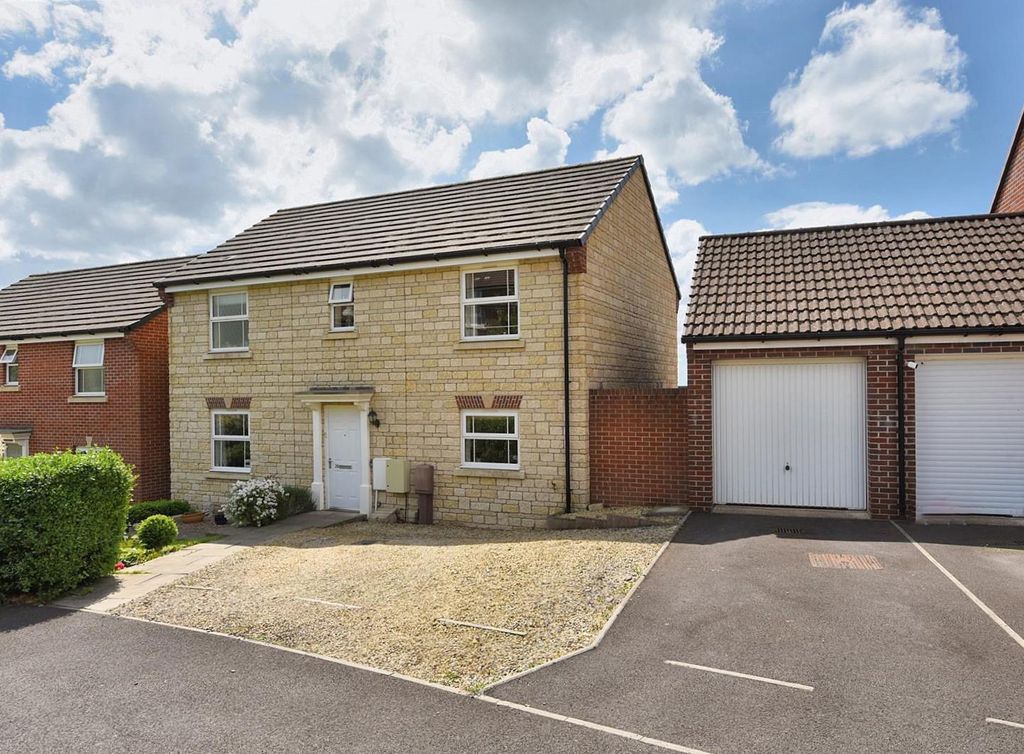 Property photo 1 of 14 Front