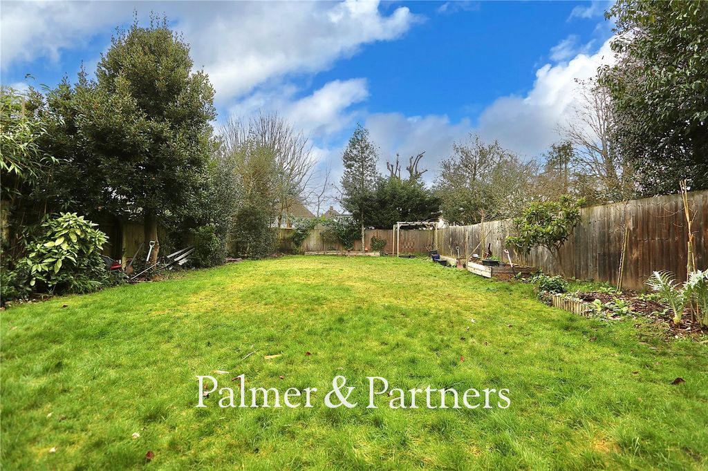 Property photo 2 of 27 Picture No. 17