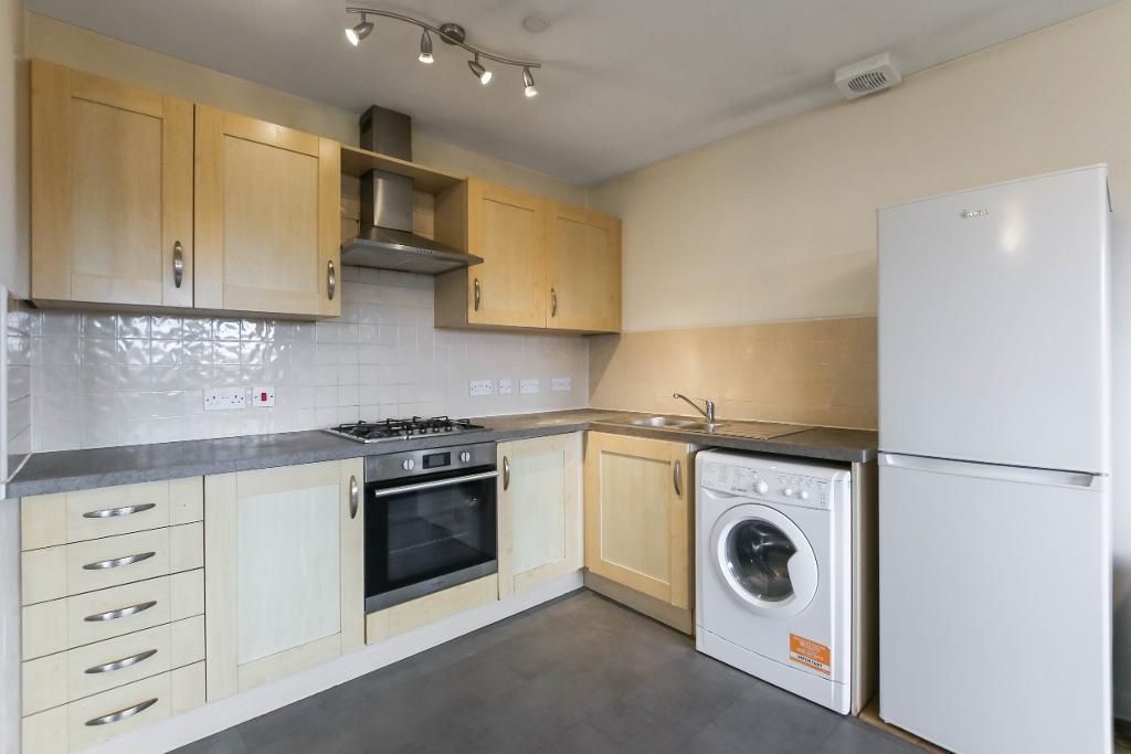 Property photo 3 of 19 Kitchen