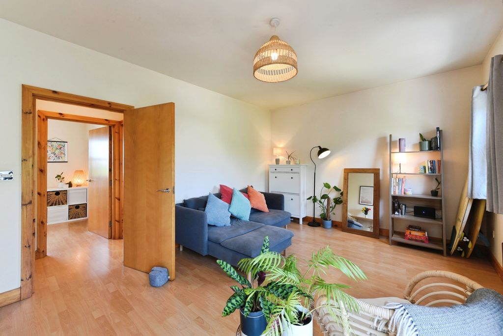 Property photo 2 of 10 Pbox-Img.Jpg