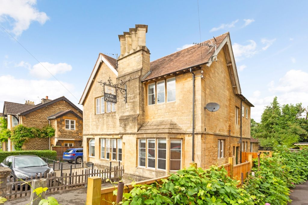 Property photo 1 of 23