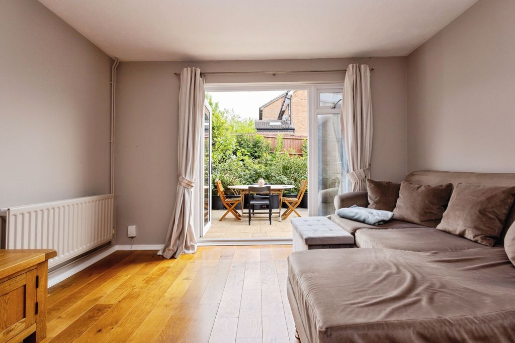 Property photo 2 of 20