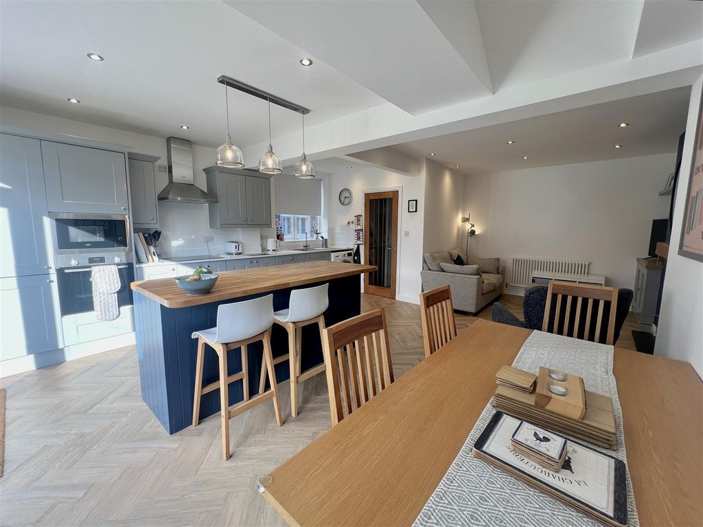 Property photo 2 of 22 Kitchen/Diner