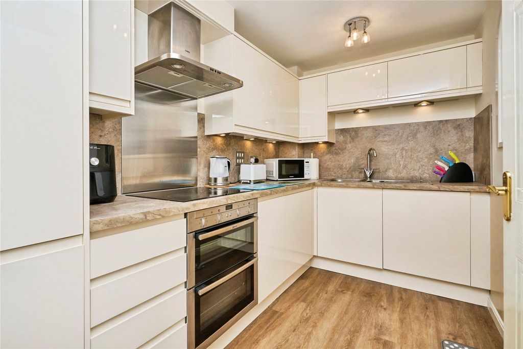 Property photo 3 of 12 Kitchen