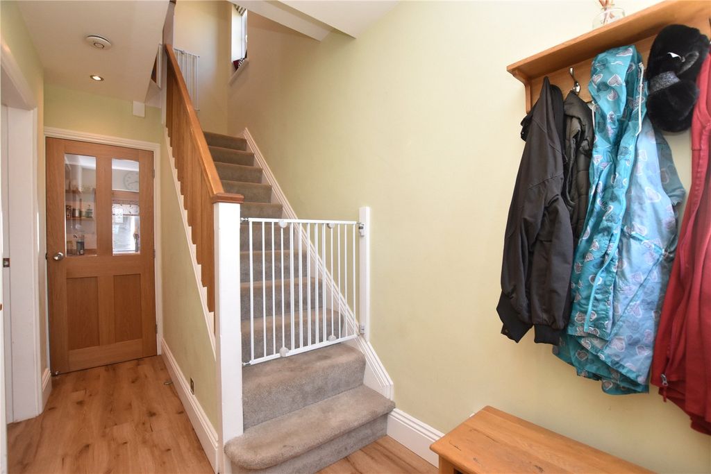 Property photo 3 of 28 Picture No. 24