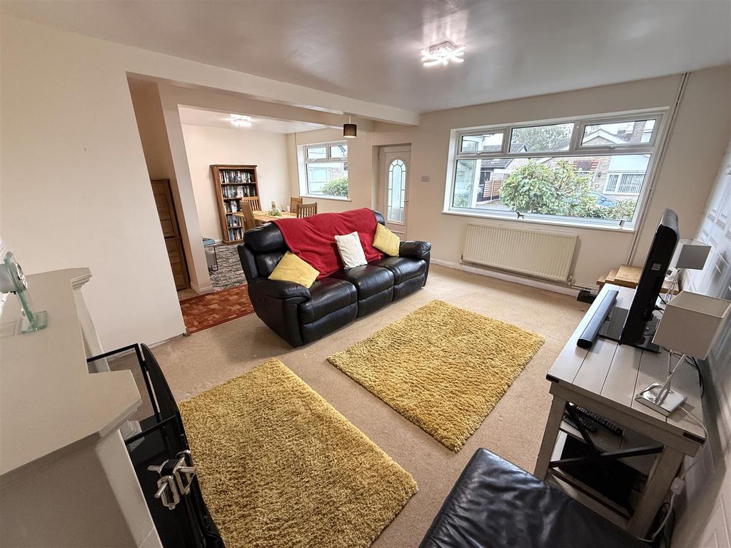 Property photo 2 of 16 Living Area