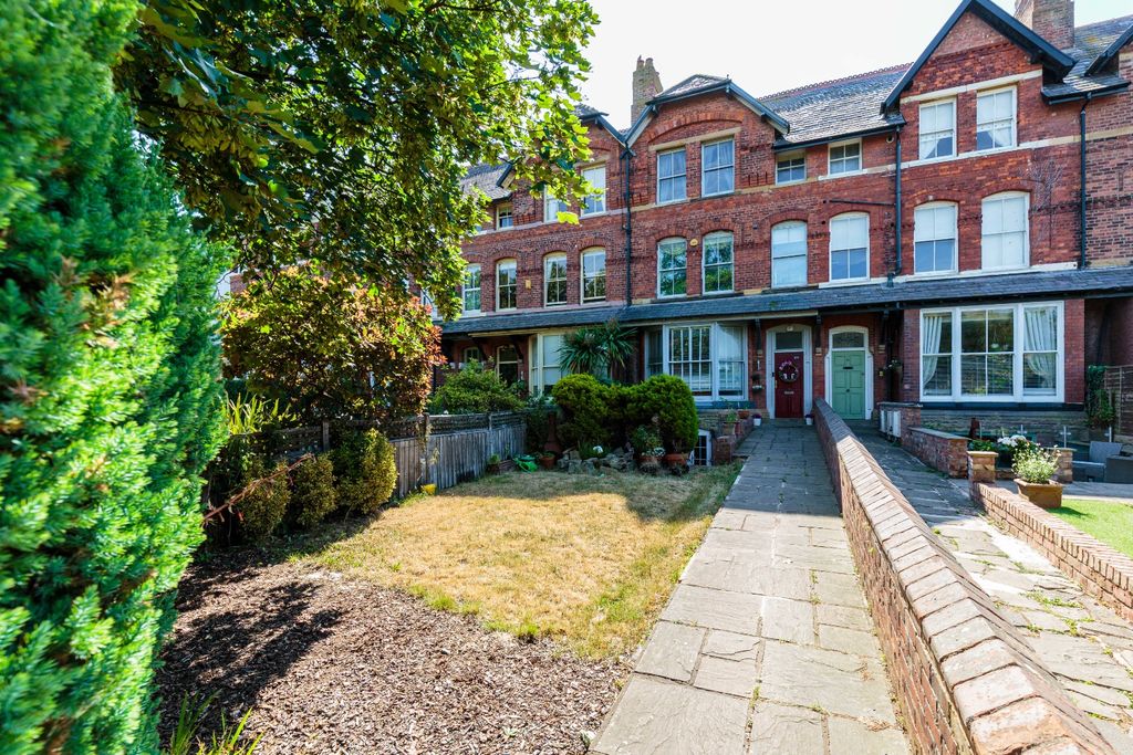 Property photo 2 of 18