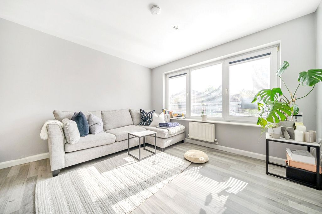 Property photo 2 of 19 Living Room