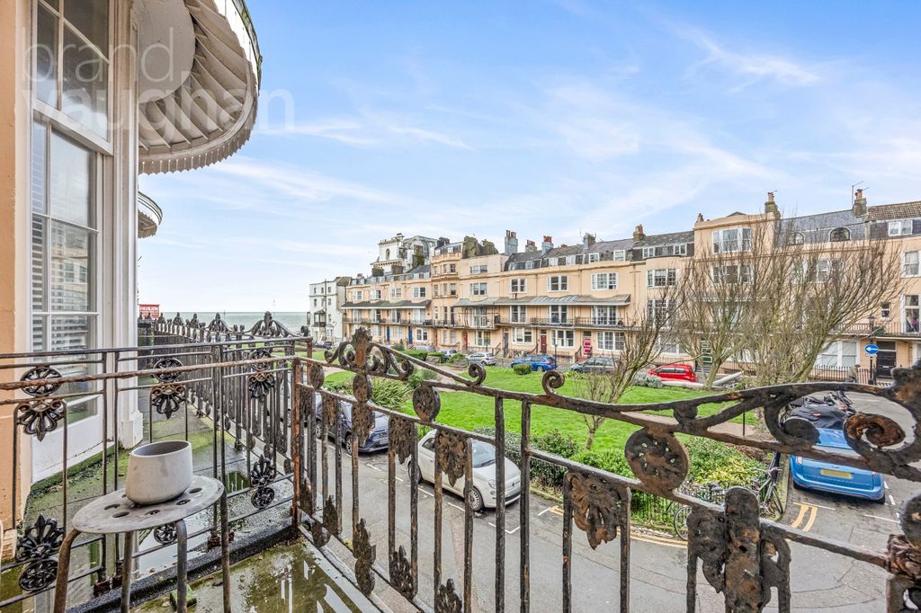 Property photo 2 of 22 Picture No. 17