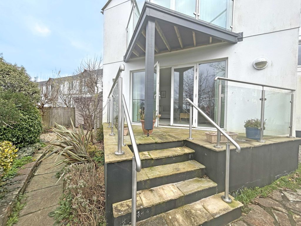 Property photo 1 of 12 Photo 1