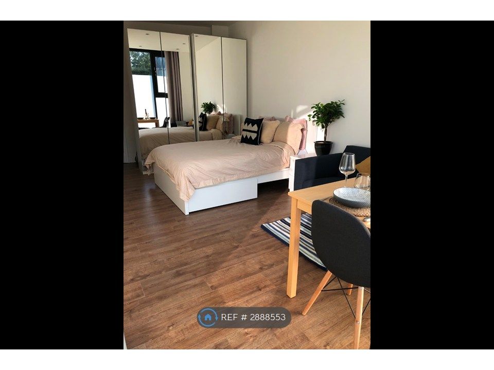 Property photo 1 of 6 The Studio Comes Fully Furnished