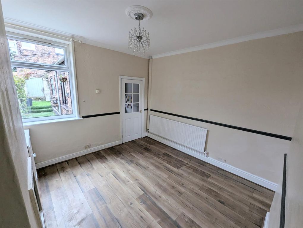 Property photo 3 of 8 20367E1F-5c2B-450B-Bd09-463817d3E339.Jpg