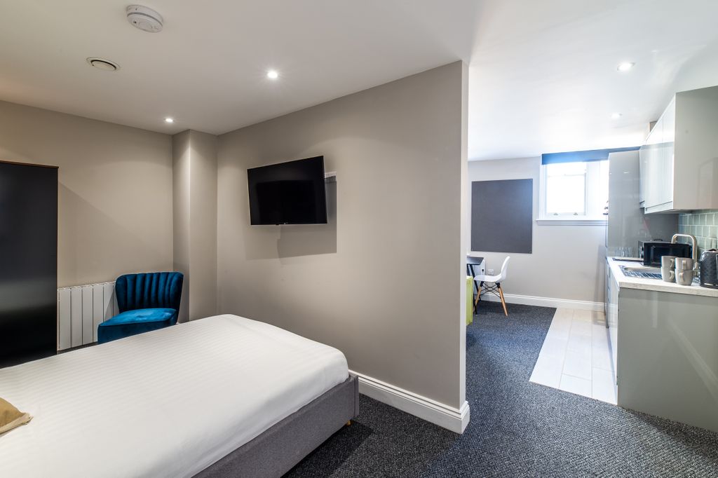 Property photo 2 of 11 Canning Place B215-001