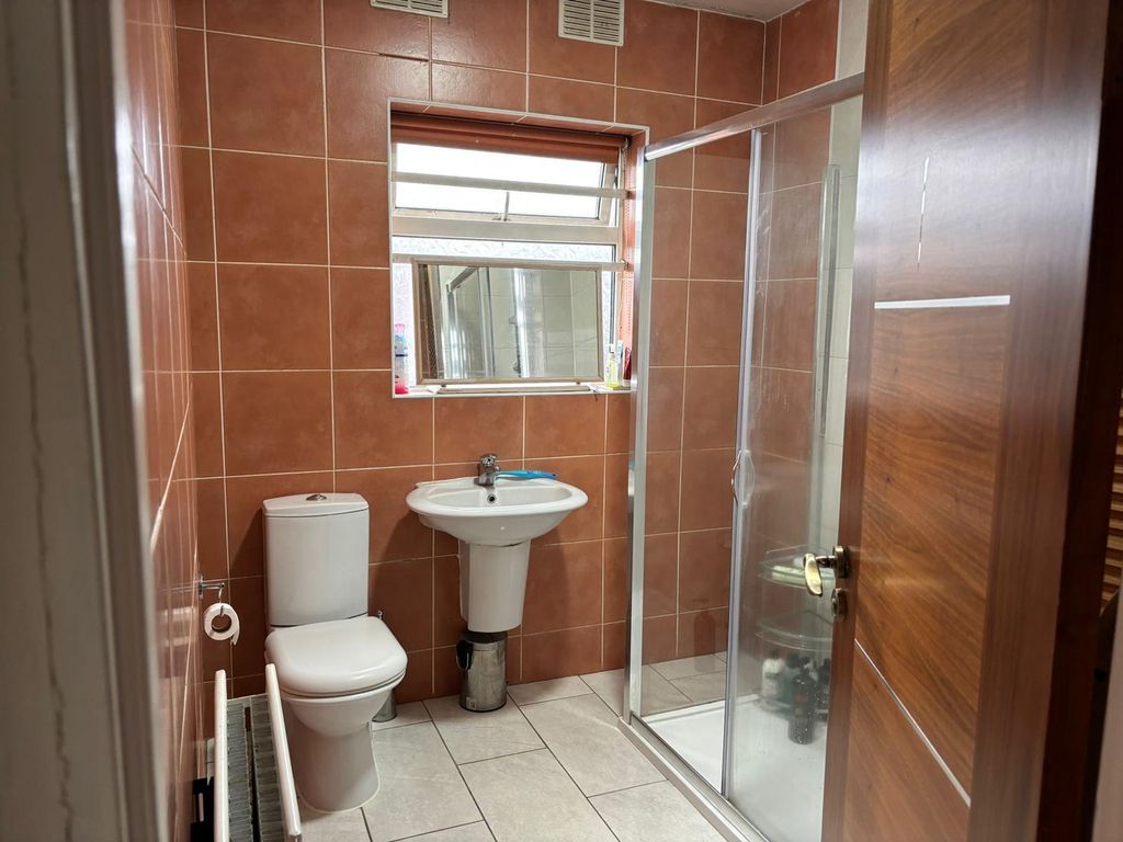 Property photo 3 of 4 c8182d00-2Cf6-4612-A52F-F265711Fe19d