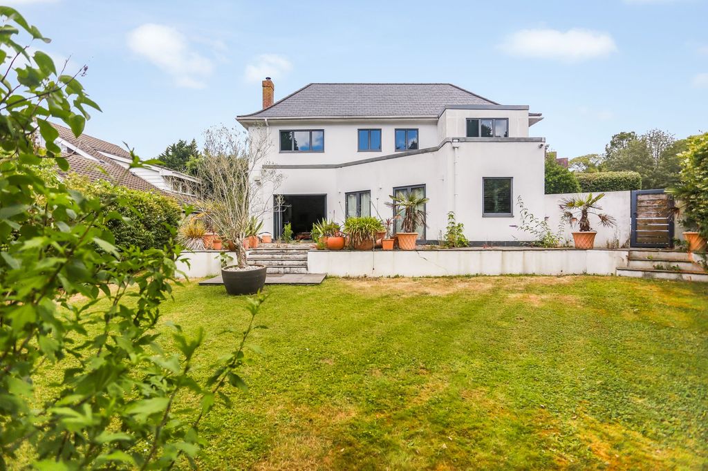 Property photo 1 of 31