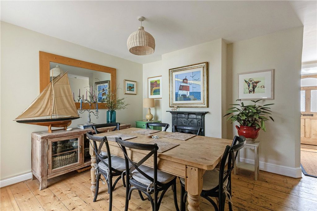 Property photo 2 of 11 Dining Room