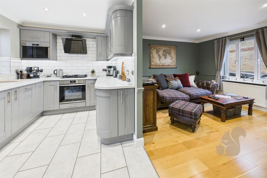 Property photo 2 of 18 Ground Floor