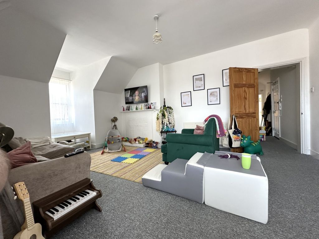 Property photo 2 of 10 Picture No. 21