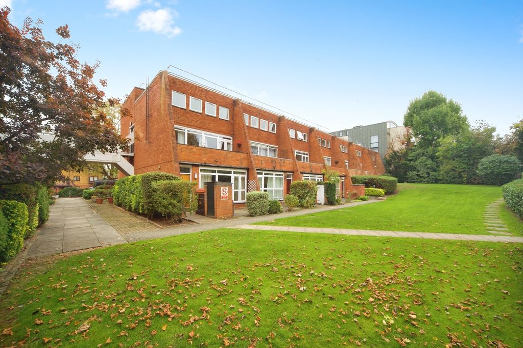 Property photo 1 of 13 External