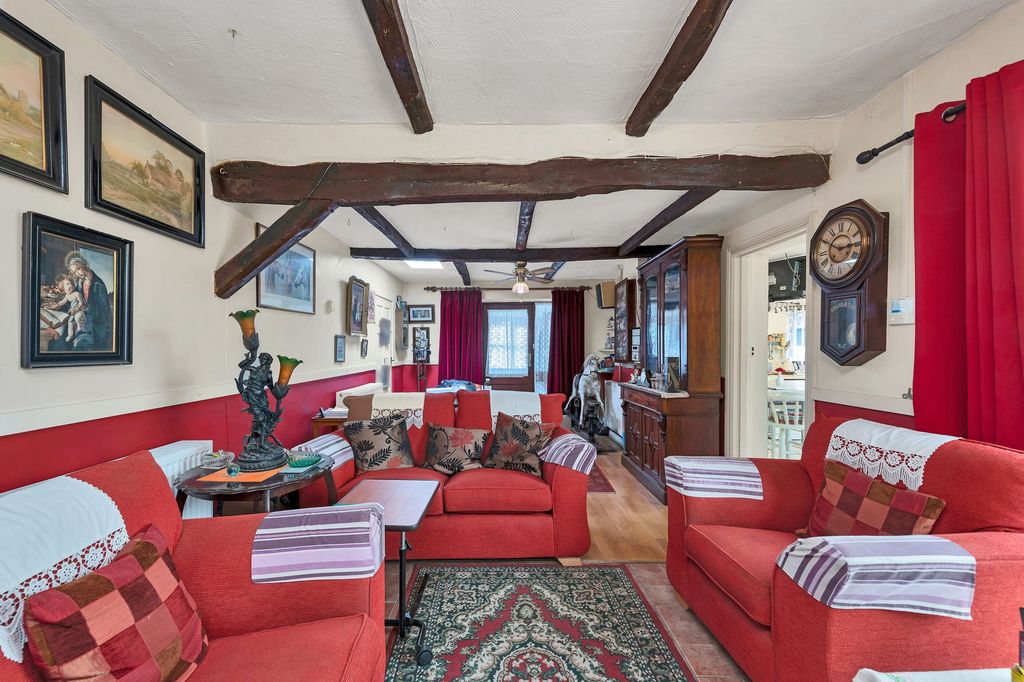 Property photo 2 of 19