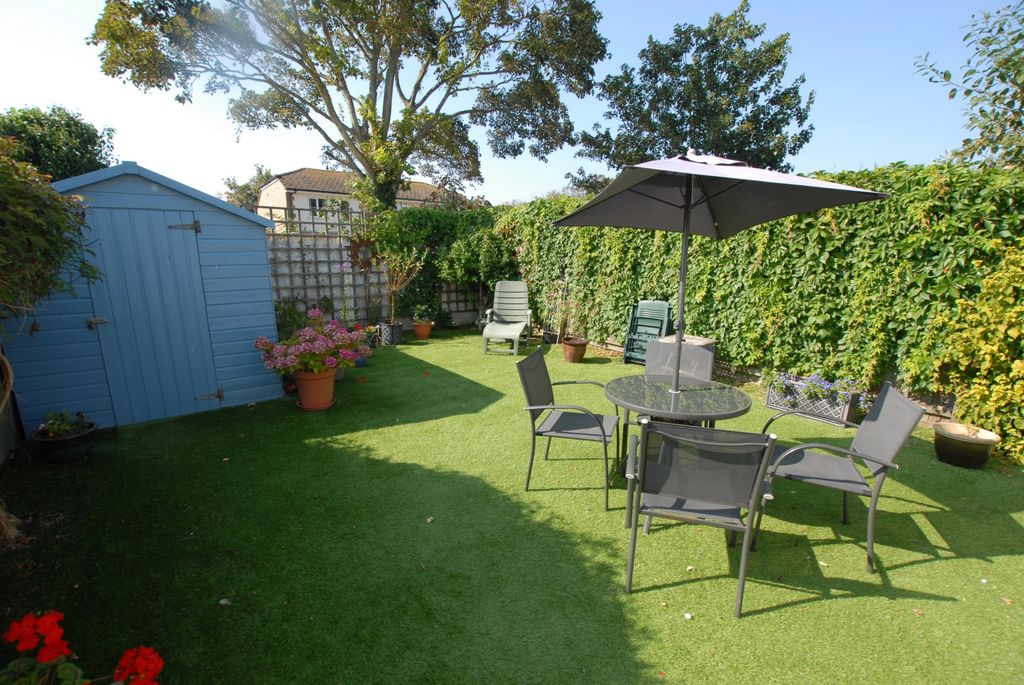 Property photo 2 of 19 Garden