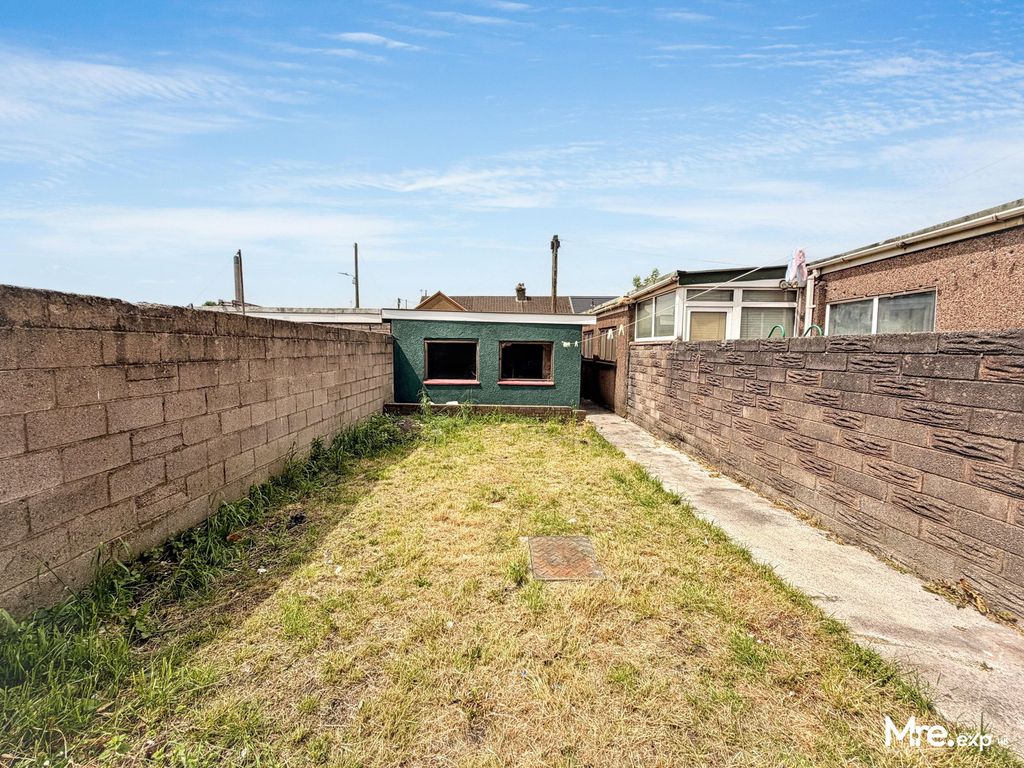 Property photo 2 of 21