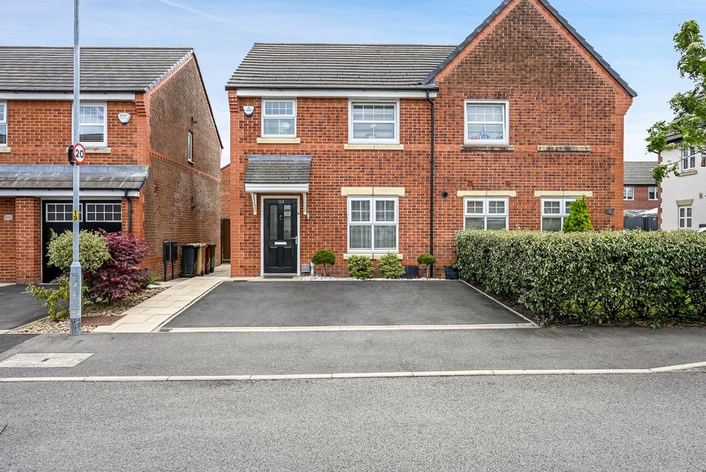 Property photo 1 of 41 5158482