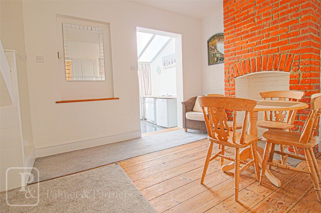 Property photo 3 of 10 Dining Room