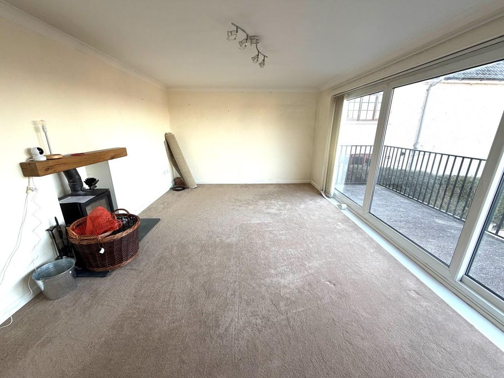 Property photo 3 of 21 Living Room.Jpeg