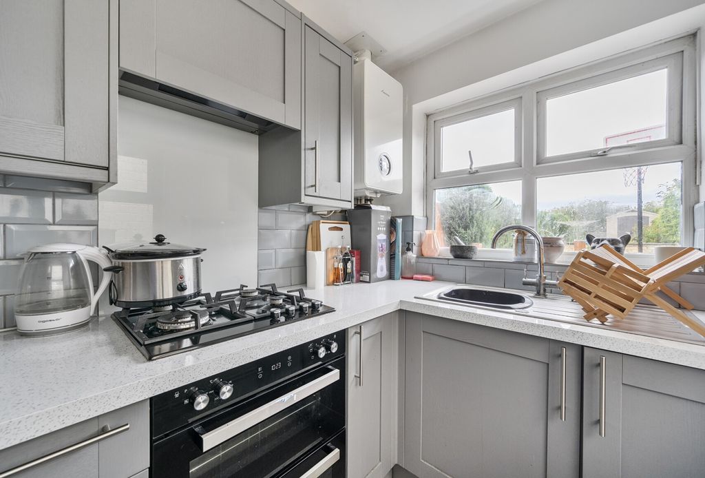Property photo 3 of 21 1326963-17-687A23...