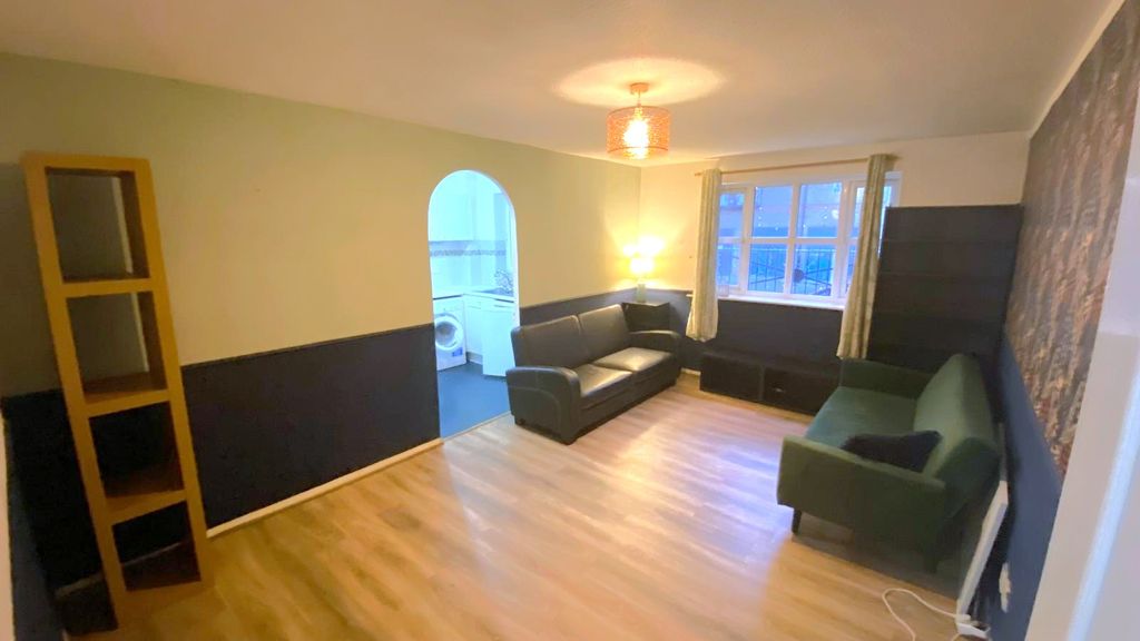 Property photo 2 of 8