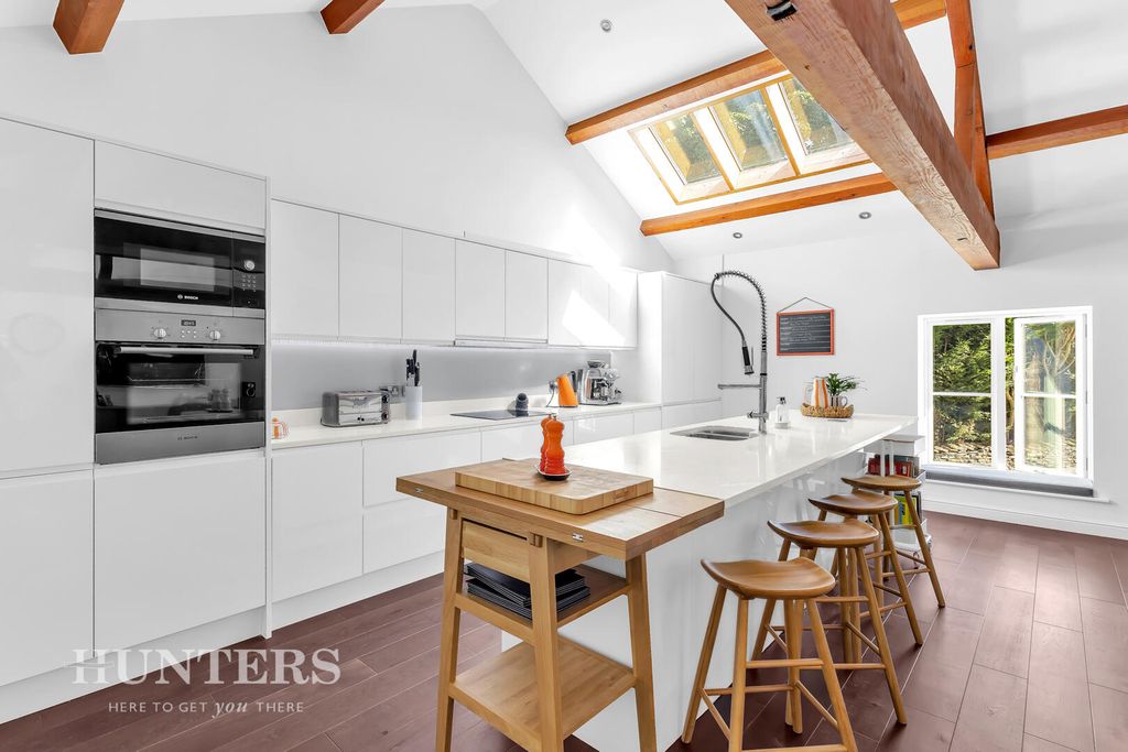 Property photo 3 of 32 Kitchen