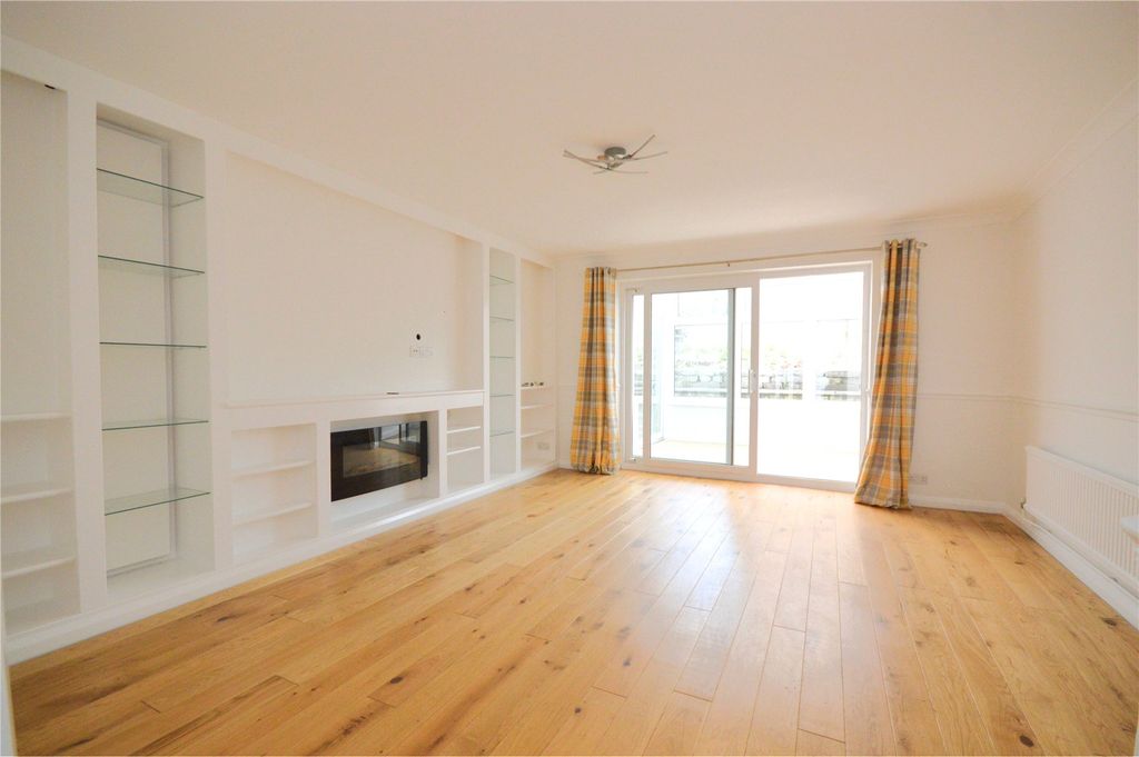 Property photo 3 of 10 3 - Picture No. 11